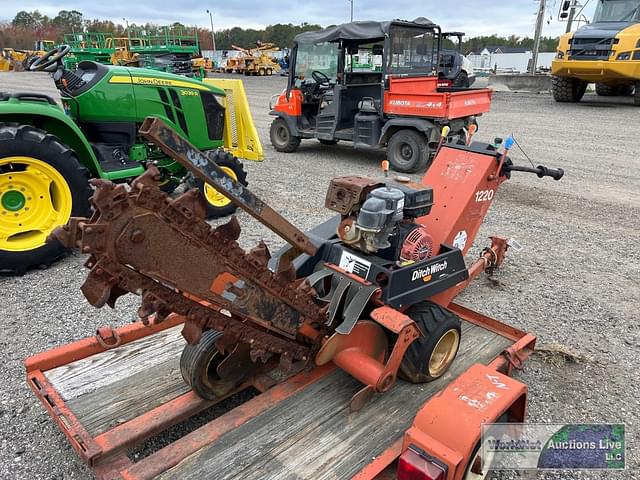 Image of Ditch Witch 1220 equipment image 3