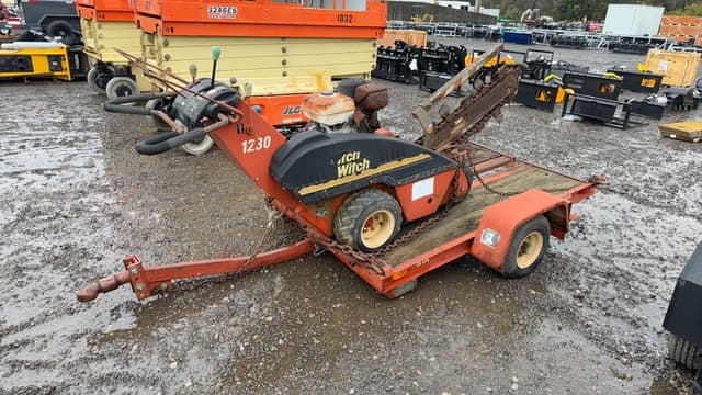 Image of Ditch Witch 1230 equipment image 2