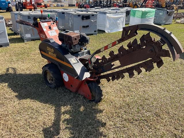 Image of Ditch Witch 1230 equipment image 2