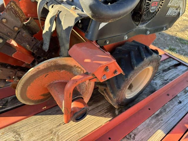 Image of Ditch Witch 1330 equipment image 4