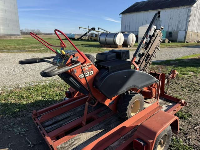 Image of Ditch Witch 1330 equipment image 2