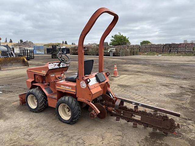 Image of Ditch Witch 2020 equipment image 3
