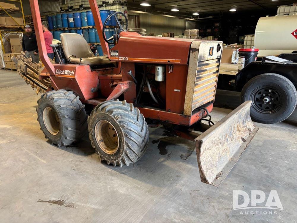 Ditch Witch 2200 Equipment Image0