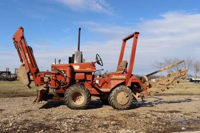 Image of Ditch Witch 2300 equipment image 4