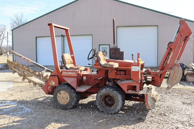 Image of Ditch Witch 2300 equipment image 1