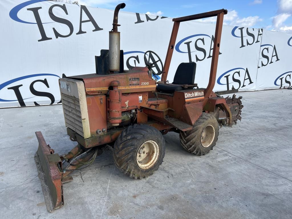 Ditch Witch 2300 Equipment Image0