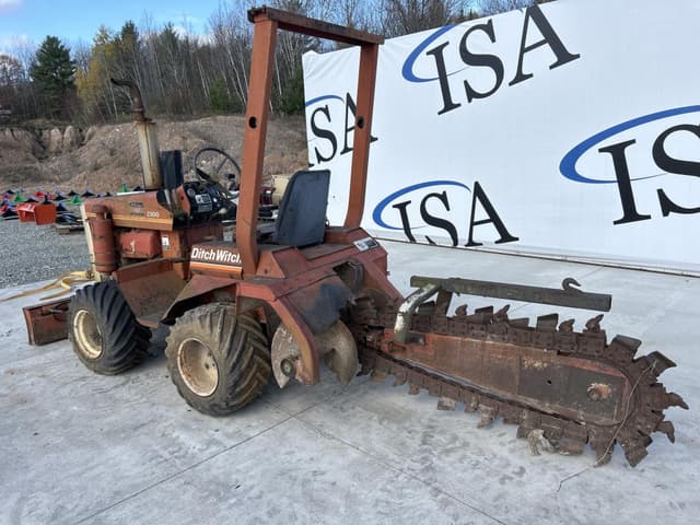 Image of Ditch Witch 2300 equipment image 2