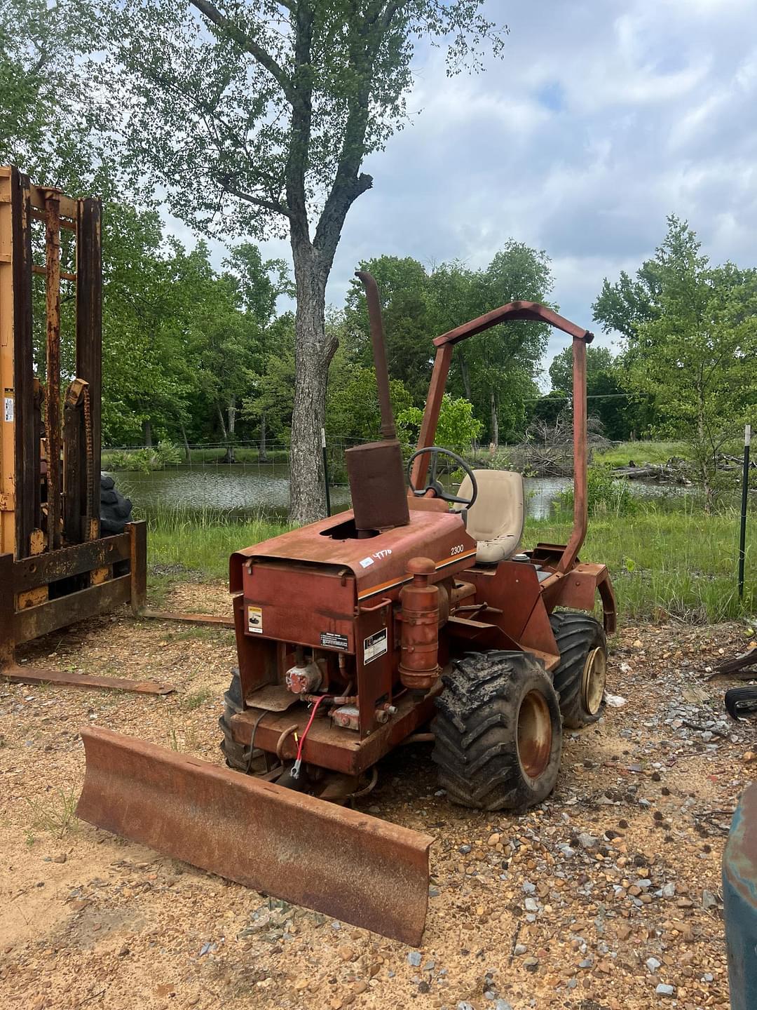 Image of Ditch Witch 2300 Primary image