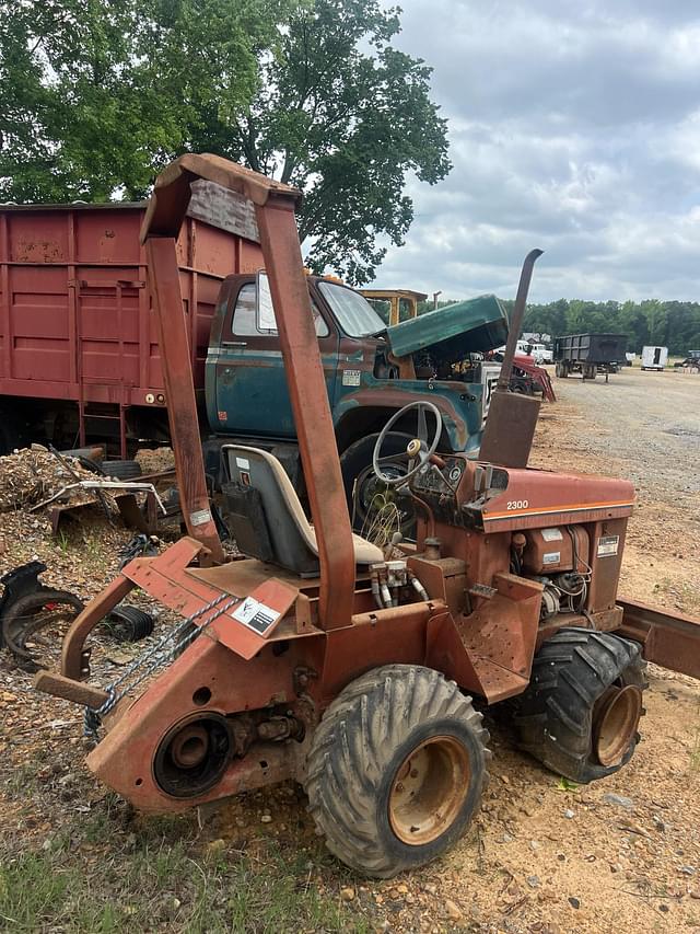Image of Ditch Witch 2300 equipment image 3