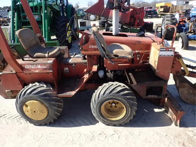 Image of Ditch Witch 2300 equipment image 1