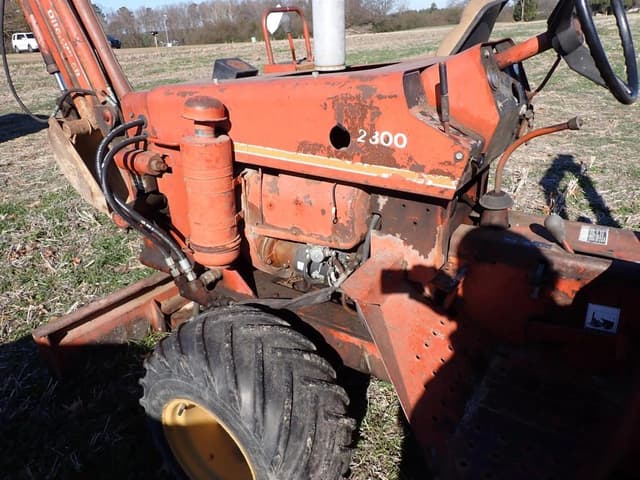 Image of Ditch Witch 2300 equipment image 3