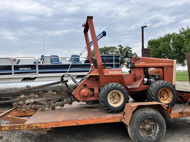 Image of Ditch Witch 2300 equipment image 1