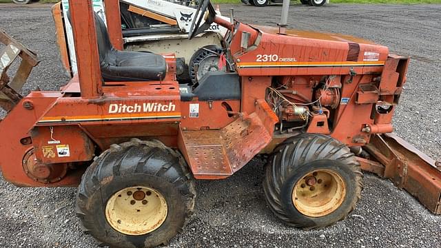 Image of Ditch Witch 2310 equipment image 4