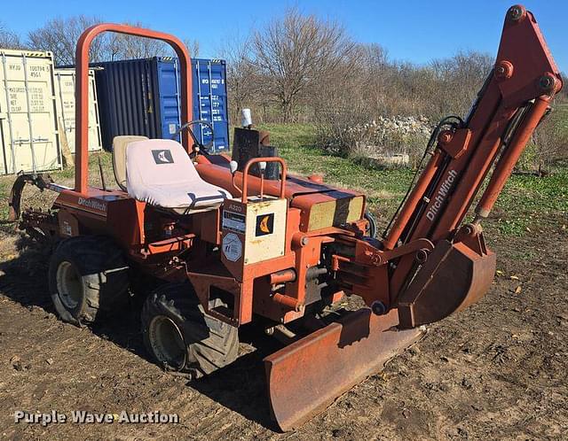 Image of Ditch Witch 2310 equipment image 2