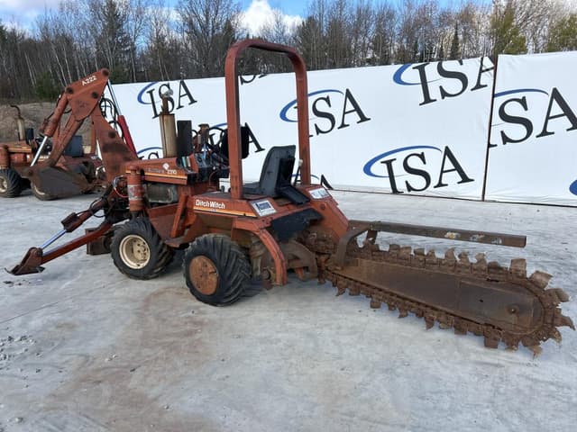 Image of Ditch Witch 2310 equipment image 2