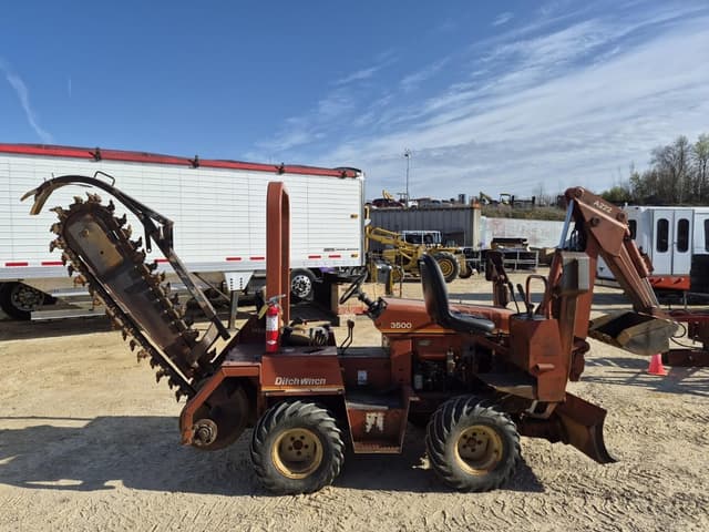 Image of Ditch Witch 3500 equipment image 3