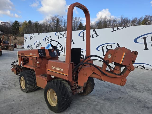 Image of Ditch Witch 350SX equipment image 2