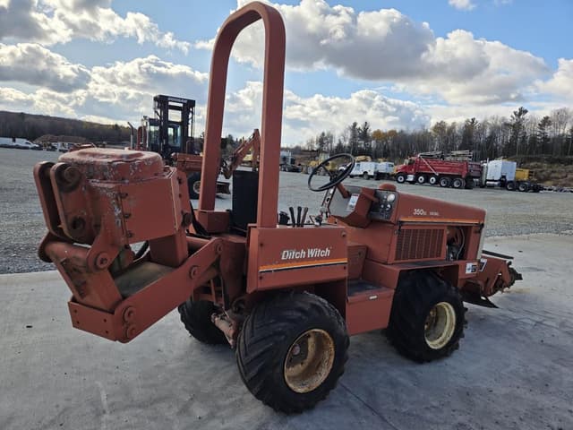 Image of Ditch Witch 350SX equipment image 4