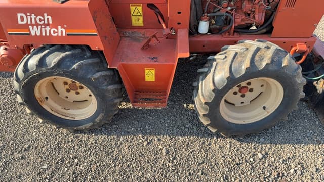 Image of Ditch Witch 3610 equipment image 4