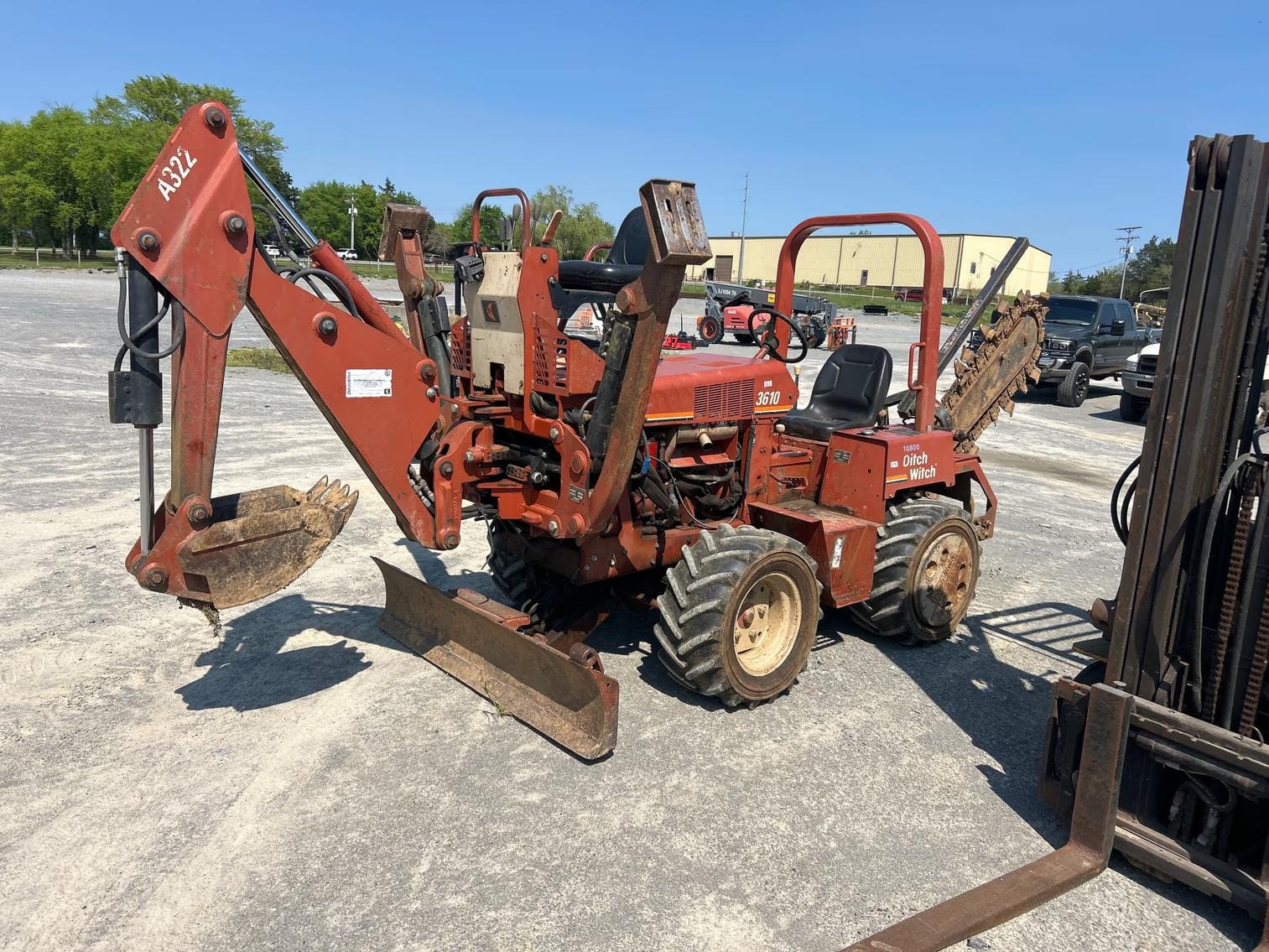 Ditch Witch 3610 Equipment Image0
