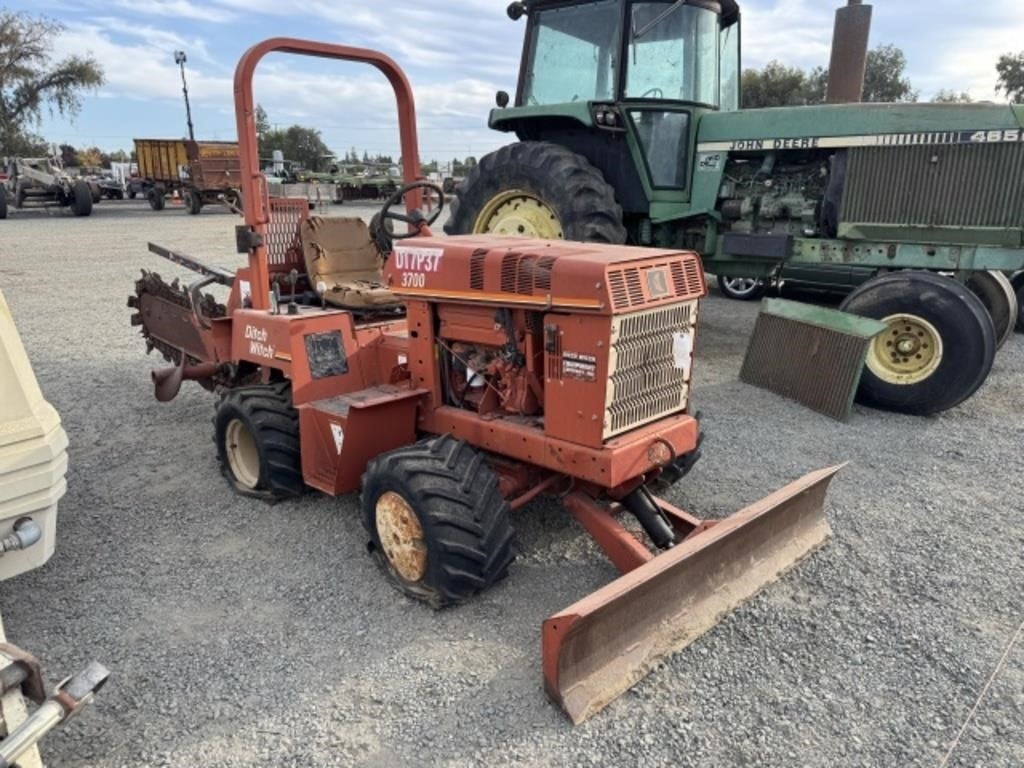 Ditch Witch 3700 Equipment Image0