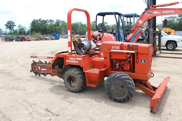 Image of Ditch Witch 3700DD equipment image 2