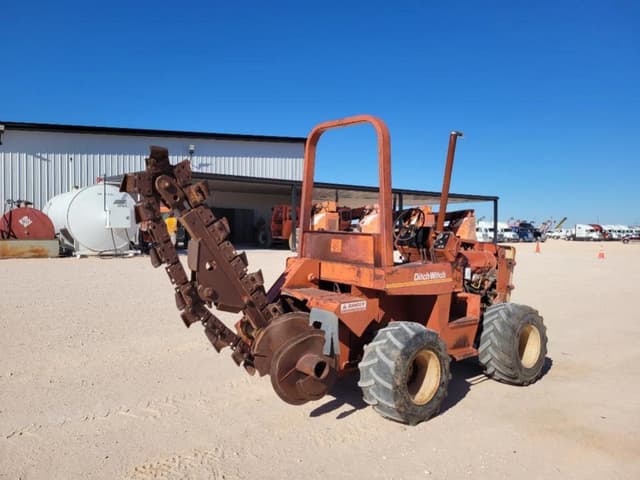 Image of Ditch Witch 4010 equipment image 4