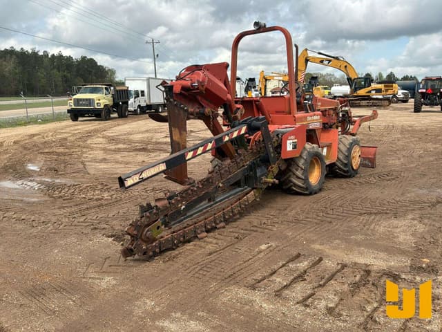 Image of Ditch Witch 4010 DD equipment image 4