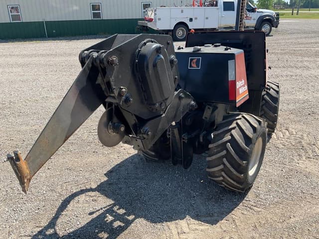 Image of Ditch Witch 410SX equipment image 3