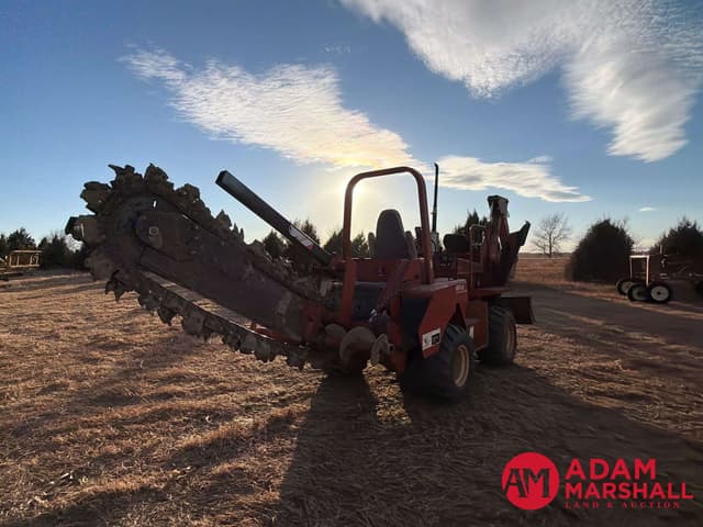 Image of Ditch Witch 5010 equipment image 4