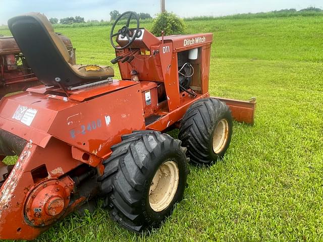 Image of Ditch Witch 20J equipment image 2
