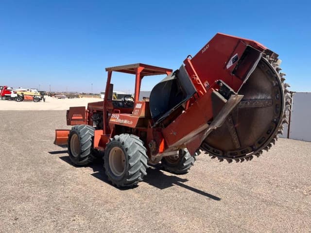 Image of Ditch Witch 7610 equipment image 2