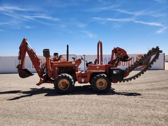 Image of Ditch Witch 8020 equipment image 1