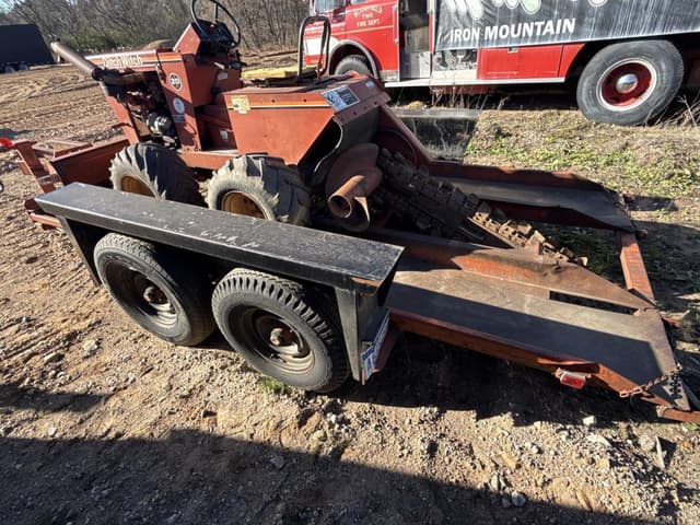 Image of Ditch Witch 20J equipment image 4