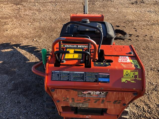 Image of Ditch Witch C16X equipment image 2