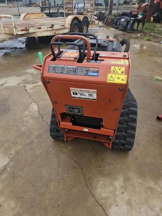 Image of Ditch Witch C16X equipment image 4