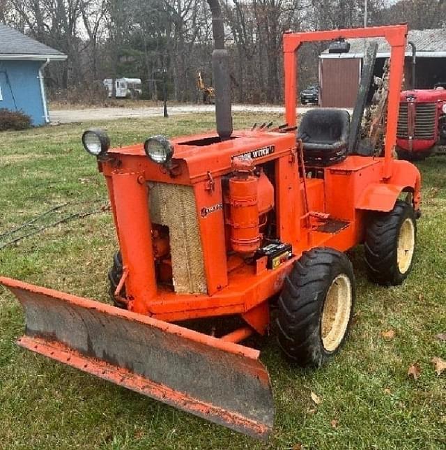 Image of Ditch Witch V30 equipment image 2