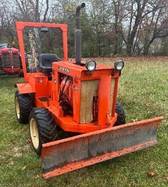 Image of Ditch Witch V30 equipment image 1