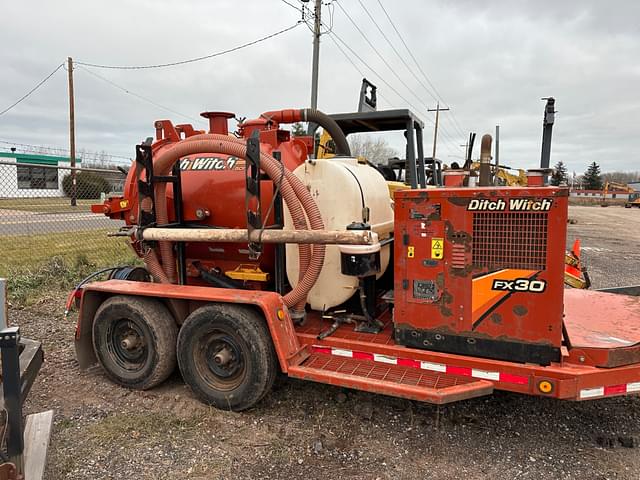 Image of Ditch Witch FX30 equipment image 2