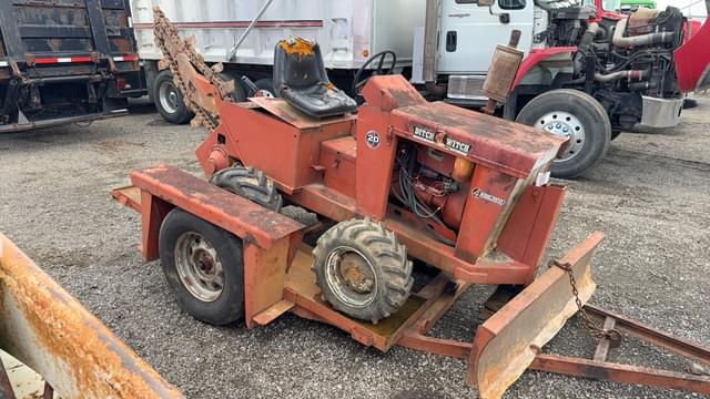 Image of Ditch Witch J20D equipment image 2