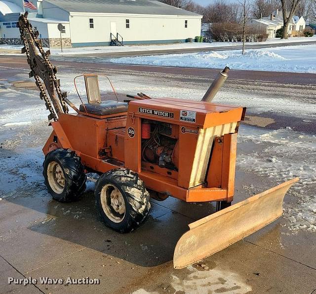 Image of Ditch Witch J20 equipment image 2