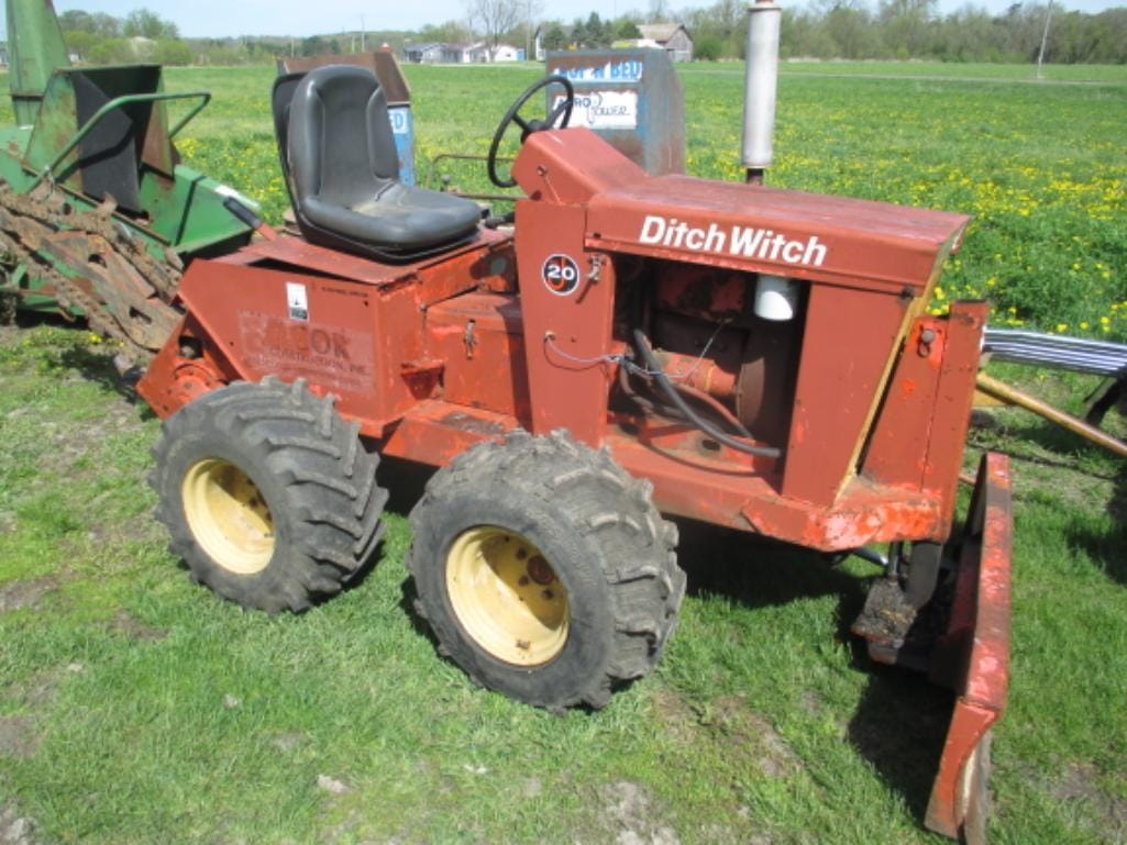 Main image Ditch Witch J20