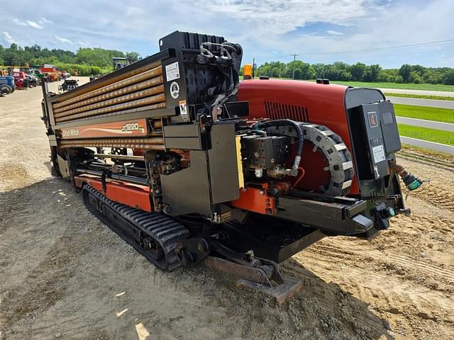 Image of Ditch Witch JT1220 equipment image 2