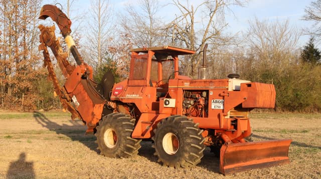 Image of Ditch Witch R100 equipment image 1