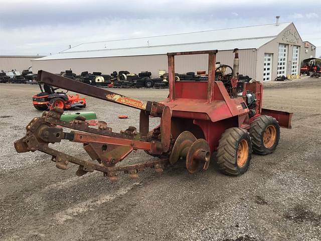 Image of Ditch Witch R30 equipment image 4