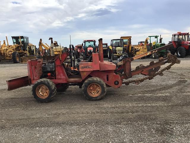 Image of Ditch Witch R30 equipment image 1