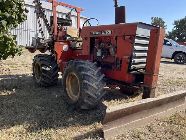 Image of Ditch Witch R40 equipment image 3