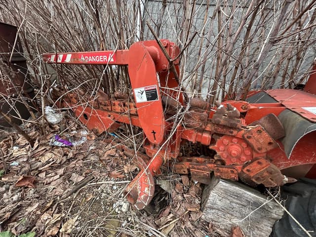 Image of Ditch Witch R40 equipment image 3