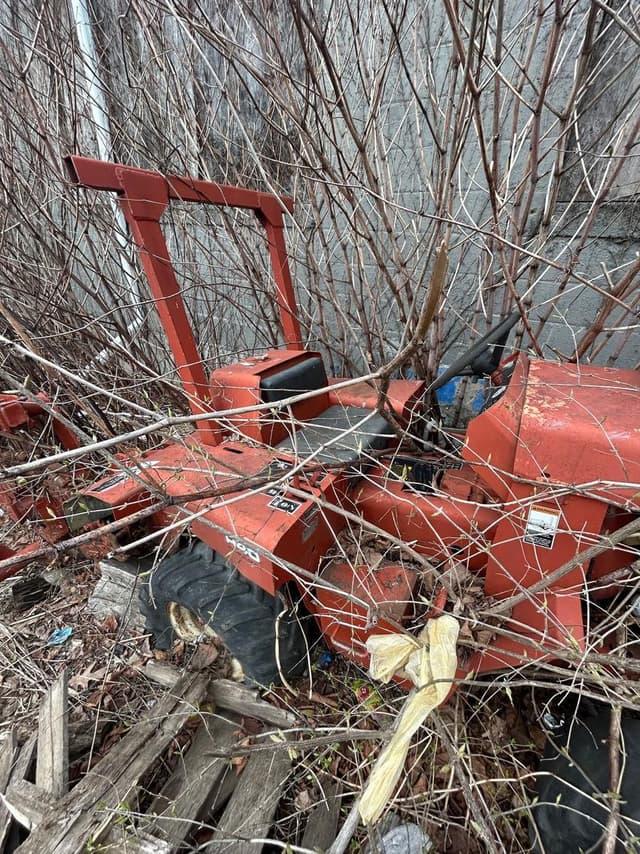 Image of Ditch Witch R40 equipment image 2