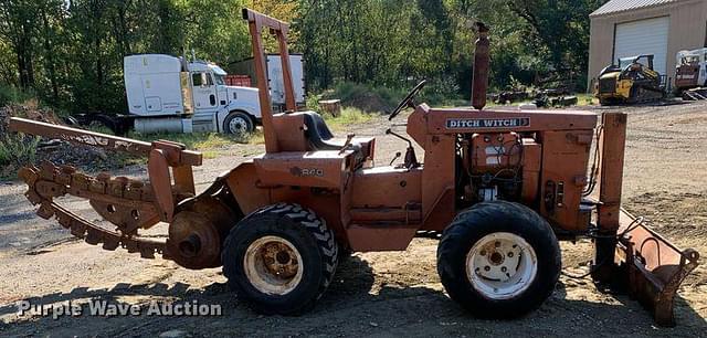 Image of Ditch Witch R40 equipment image 3